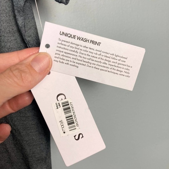 GUESS NWT Short Sleeve I Used to Be Graphic Scoopneck Tee Women's Size M - Picture 8 of 12